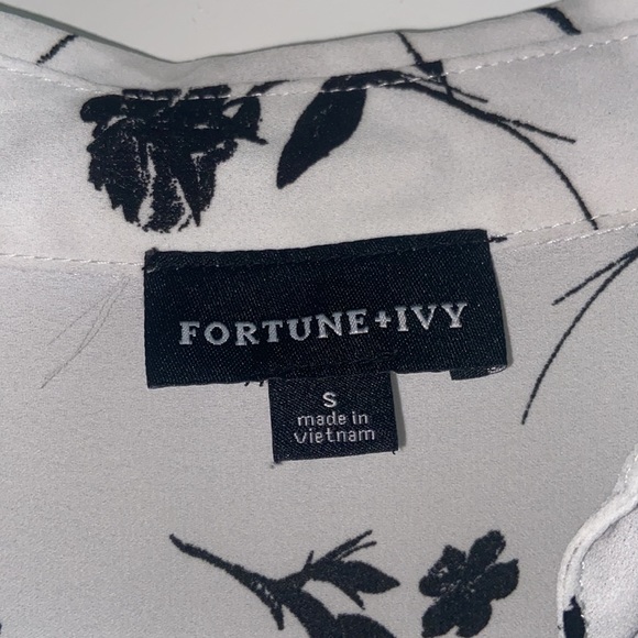 SMALL Fortune & Ivy Floral White/Black Button Down Blouse - Picture 4 of 4